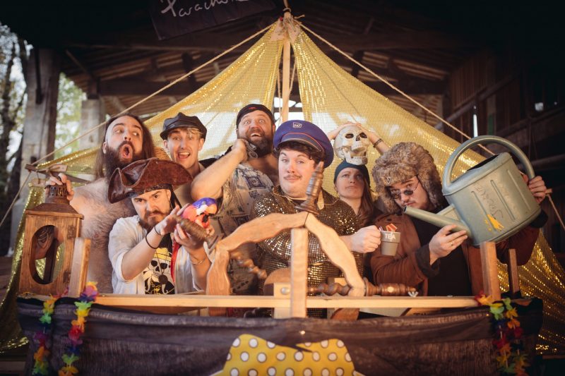 Golden Parachute Sable Show Golden Parachute Sable Show