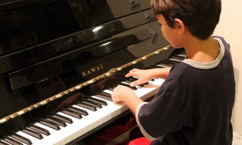 Ateliers musicaux pour les enfants – Eveil et initiation au piano.